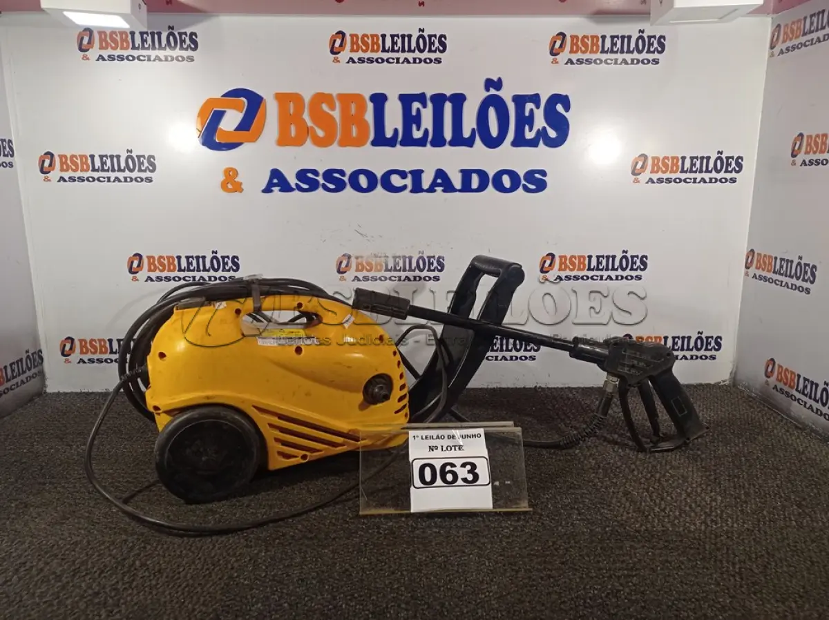 LOTE 063 - 01 LAVADORA DE ALTA PRESSÃO MARCA BRICO 220V. (NO ESTADO) ATENÇÃO! FAZER A VISITAÇÃO ANTES DE ARREMATAR, NÃO SABEMOS SE FUNCIONA. LEILÃO NÃO TEM GARANTIA E NEM DEVOLUÇÃO, SUJEITO A POSSÍVEIS AVARIAS VISÍVEIS/OCULTAS E/OU AUSÊNCIA DE COMPONENTES.