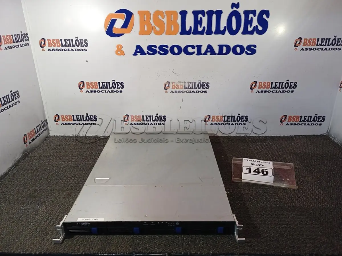 LOTE 146 - 01 SERVIDOR MODELO: P31COO11. (NO ESTADO) ATENÇÃO! FAZER A VISITAÇÃO ANTES DE ARREMATAR, NÃO SABEMOS SE FUNCIONA. LEILÃO NÃO TEM GARANTIA E NEM DEVOLUÇÃO, SUJEITO A POSSÍVEIS AVARIAS VISÍVEIS/OCULTAS E/OU AUSÊNCIA DE COMPONENTES.