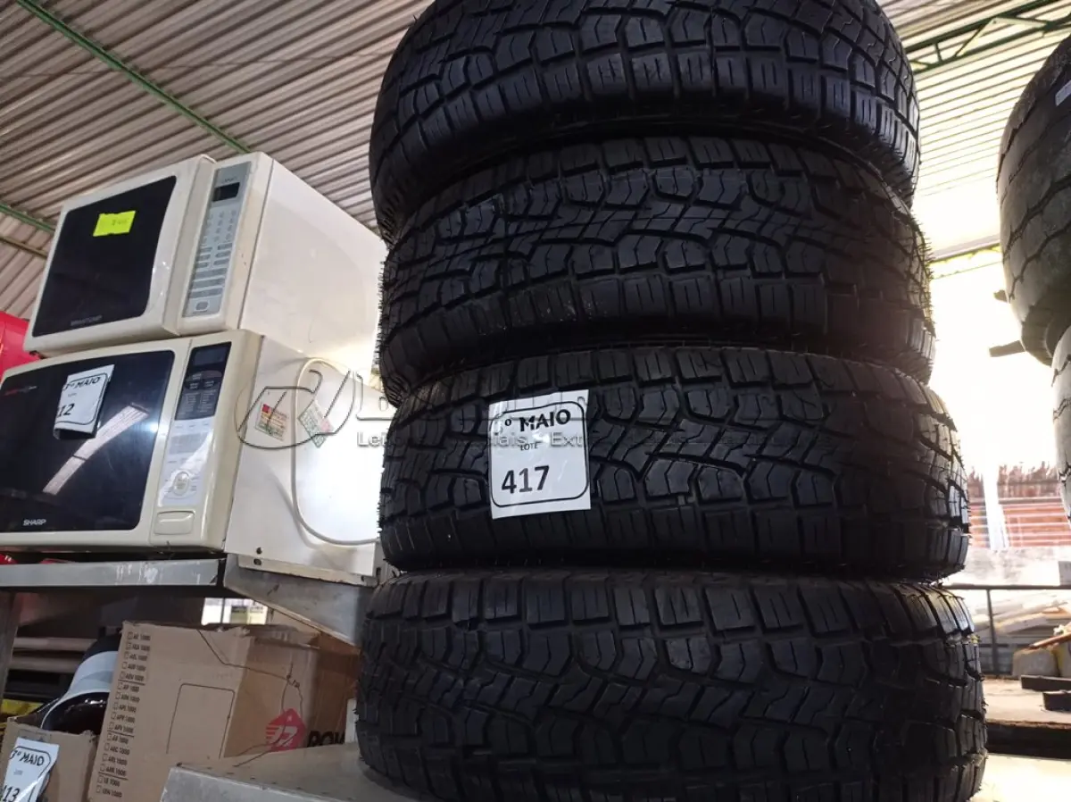 LOTE 417 - 04 PNEUS REMOLD 205/60 ARO 16. (NO ESTADO) ATENÇÃO! FAZER A VISITAÇÃO ANTES DE ARREMATAR, NÃO SABEMOS SE FUNCIONA. LEILÃO NÃO TEM GARANTIA E NEM DEVOLUÇÃO, SUJEITO A POSSÍVEIS AVARIAS VISÍVEIS/OCULTAS E/OU AUSÊNCIA DE COMPONENTES.