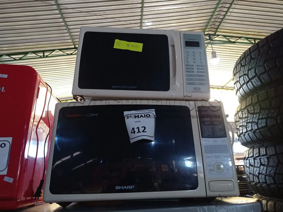 LOTE 412 - 02 MICRO-ONDAS SEM PRATO PARA RETIRADA DE PEÇAS. (NO ESTADO) ATENÇÃO! FAZER A VISITAÇÃO ANTES DE ARREMATAR, NÃO SABEMOS SE FUNCIONA. LEILÃO NÃO TEM GARANTIA E NEM DEVOLUÇÃO, SUJEITO A POSSÍVEIS AVARIAS VISÍVEIS/OCULTAS E/OU AUSÊNCIA DE COMPONENTES.