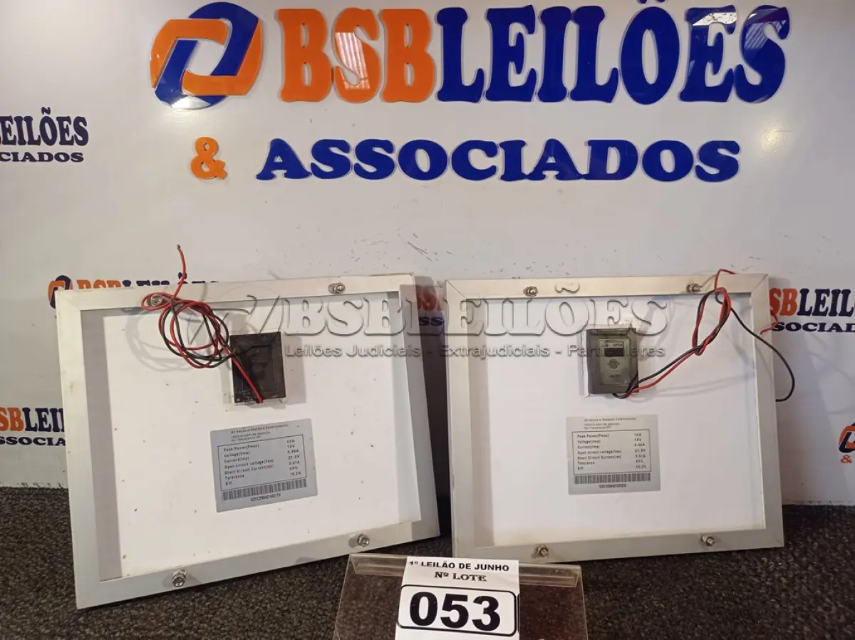 LOTE 053 - 02 PLACAS SOLARES 18V 10W. (NO ESTADO) ATENÇÃO! FAZER A VISITAÇÃO ANTES DE ARREMATAR, NÃO SABEMOS SE FUNCIONA. LEILÃO NÃO TEM GARANTIA E NEM DEVOLUÇÃO, SUJEITO A POSSÍVEIS AVARIAS VISÍVEIS/OCULTAS E/OU AUSÊNCIA DE COMPONENTES.