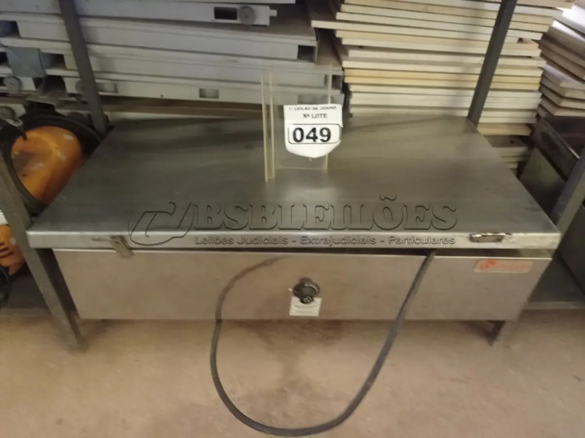 LOTE 049 - 01 BANHO MARIA INCOMPLETO EM INOX. (NO ESTADO) ATENÇÃO! FAZER A VISITAÇÃO ANTES DE ARREMATAR, NÃO SABEMOS SE FUNCIONA. LEILÃO NÃO TEM GARANTIA E NEM DEVOLUÇÃO, SUJEITO A POSSÍVEIS AVARIAS VISÍVEIS/OCULTAS E/OU AUSÊNCIA DE COMPONENTES.