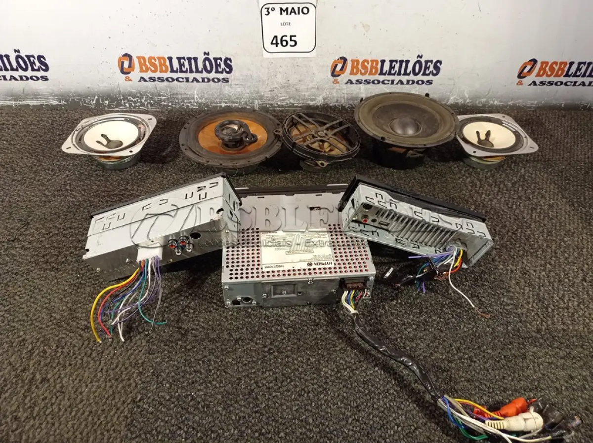 LOTE 465 - 03 APARELHOS DE SOM AUTOMOTIVO E 05 ALTO FALANTES. (NO ESTADO) ATENÇÃO! FAZER A VISITAÇÃO ANTES DE ARREMATAR, NÃO SABEMOS SE FUNCIONA. LEILÃO NÃO TEM GARANTIA E NEM DEVOLUÇÃO, SUJEITO A POSSÍVEIS AVARIAS VISÍVEIS/OCULTAS E/OU AUSÊNCIA DE COMPONENTES.