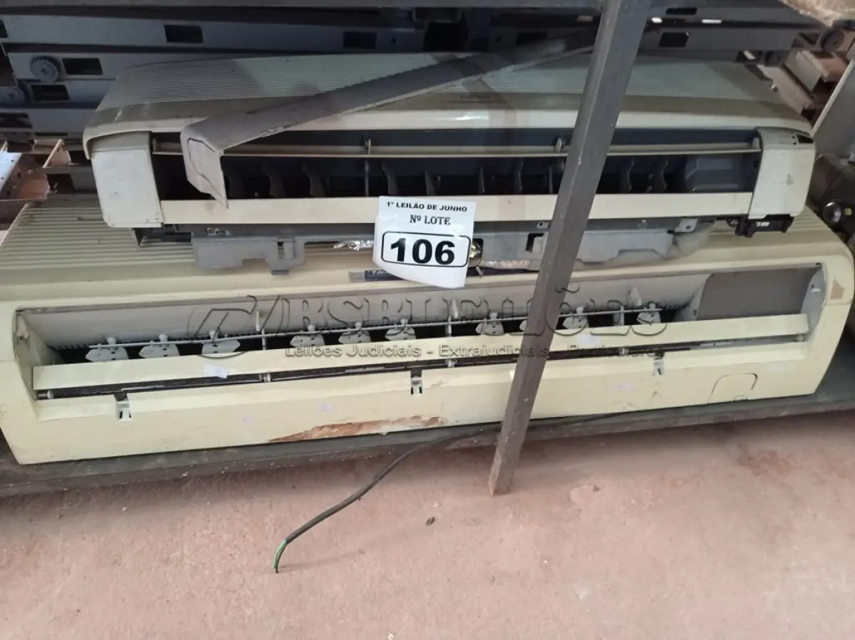LOTE 106 - 02 EVAPORADORAS MARCAS E MODELOS DIVERSOS. (NO ESTADO) ATENÇÃO! FAZER A VISITAÇÃO ANTES DE ARREMATAR, NÃO SABEMOS SE FUNCIONA. LEILÃO NÃO TEM GARANTIA E NEM DEVOLUÇÃO, SUJEITO A POSSÍVEIS AVARIAS VISÍVEIS/OCULTAS E/OU AUSÊNCIA DE COMPONENTES.