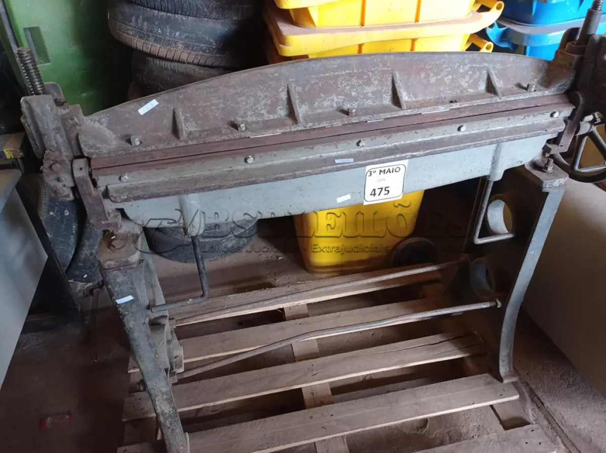 LOTE 475 - 01 VIRADEIRA DE CHAPA DE 1 M DE LARGURA. (NO ESTADO) ATENÇÃO! FAZER A VISITAÇÃO ANTES DE ARREMATAR, NÃO SABEMOS SE FUNCIONA. LEILÃO NÃO TEM GARANTIA E NEM DEVOLUÇÃO, SUJEITO A POSSÍVEIS AVARIAS VISÍVEIS/OCULTAS E/OU AUSÊNCIA DE COMPONENTES.