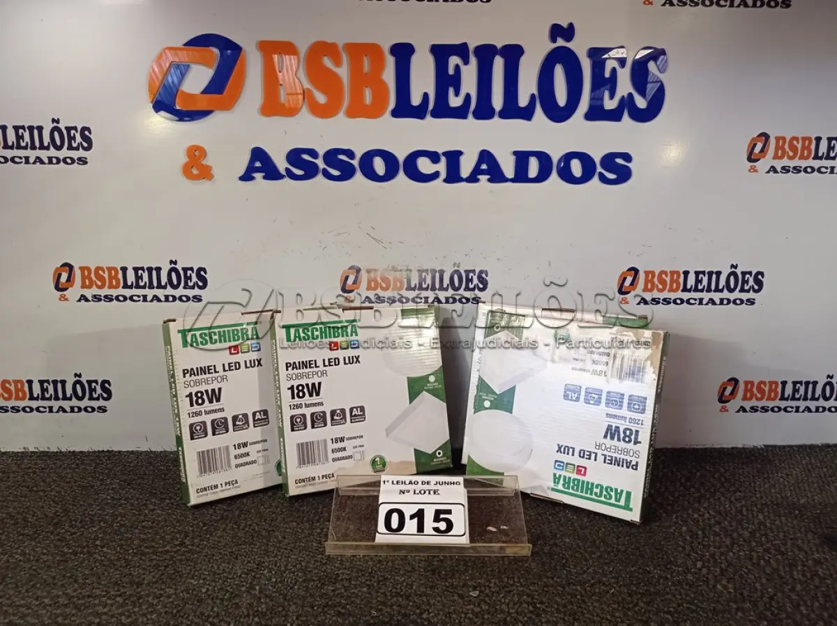 LOTE 015 - 04 LUMINÁRIAS DE LED SOBREPOR QUADRADA 18W 65000K TASHIBRA. (NO ESTADO) ATENÇÃO! FAZER A VISITAÇÃO ANTES DE ARREMATAR, NÃO SABEMOS SE FUNCIONA. LEILÃO NÃO TEM GARANTIA E NEM DEVOLUÇÃO, SUJEITO A POSSÍVEIS AVARIAS VISÍVEIS/OCULTAS E/OU AUSÊNCIA DE COMPONENTES.