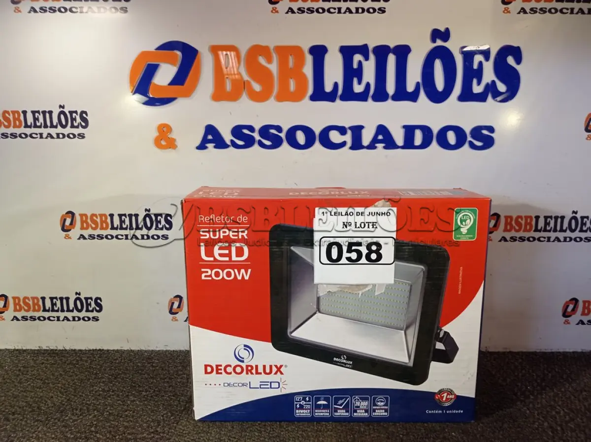 LOTE 058 - 01 REFLETOR DE SUPER LED 200W BIVOLT E DURAÇÃO DE 20.000 HORAS 6.000K MARCA DECORLUX. (NOVO). (NO ESTADO) ATENÇÃO! FAZER A VISITAÇÃO ANTES DE ARREMATAR, NÃO SABEMOS SE FUNCIONA. LEILÃO NÃO TEM GARANTIA E NEM DEVOLUÇÃO, SUJEITO A POSSÍVEIS AVARIAS VISÍVEIS/OCULTAS E/OU AUSÊNCIA DE COMPONENTES.