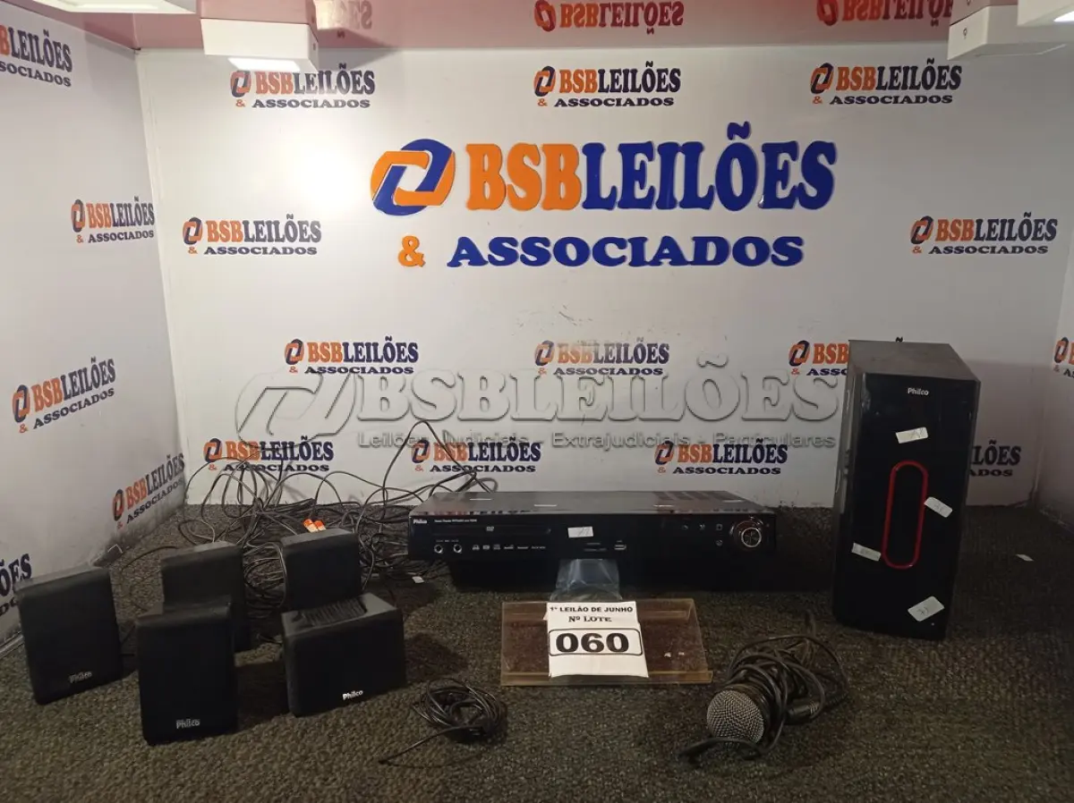 LOTE 060 - 01 DVD HOME THEATER MARCA PHILCO. (NO ESTADO) ATENÇÃO! FAZER A VISITAÇÃO ANTES DE ARREMATAR, NÃO SABEMOS SE FUNCIONA. LEILÃO NÃO TEM GARANTIA E NEM DEVOLUÇÃO, SUJEITO A POSSÍVEIS AVARIAS VISÍVEIS/OCULTAS E/OU AUSÊNCIA DE COMPONENTES.