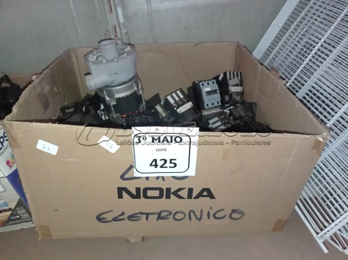 LOTE 425 - 01 LOTE COM DIVERSOS DISJUNTORES. (NO ESTADO) ATENÇÃO! FAZER A VISITAÇÃO ANTES DE ARREMATAR, NÃO SABEMOS SE FUNCIONA. LEILÃO NÃO TEM GARANTIA E NEM DEVOLUÇÃO, SUJEITO A POSSÍVEIS AVARIAS VISÍVEIS/OCULTAS E/OU AUSÊNCIA DE COMPONENTES.