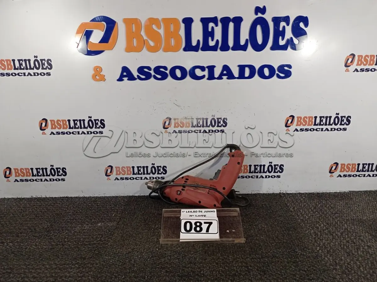 LOTE 087 - 01 PARAFUSADEIRA/FURADEIRA MARCA SCHUZ 220V. (NO ESTADO) ATENÇÃO! FAZER A VISITAÇÃO ANTES DE ARREMATAR, NÃO SABEMOS SE FUNCIONA. LEILÃO NÃO TEM GARANTIA E NEM DEVOLUÇÃO, SUJEITO A POSSÍVEIS AVARIAS VISÍVEIS/OCULTAS E/OU AUSÊNCIA DE COMPONENTES.