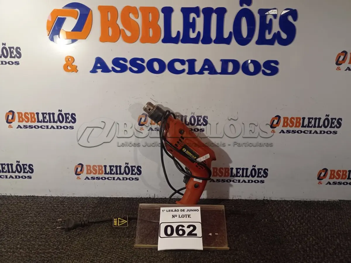 LOTE 062 - 01 PARAFUSADEIRA/FURADEIRA MARCA SCHUZ 220V. (NO ESTADO) ATENÇÃO! FAZER A VISITAÇÃO ANTES DE ARREMATAR, NÃO SABEMOS SE FUNCIONA. LEILÃO NÃO TEM GARANTIA E NEM DEVOLUÇÃO, SUJEITO A POSSÍVEIS AVARIAS VISÍVEIS/OCULTAS E/OU AUSÊNCIA DE COMPONENTES.