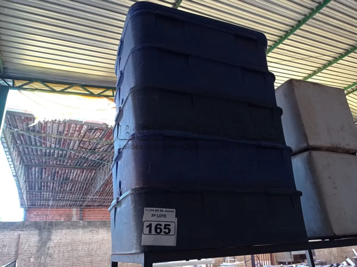 LOTE 165 - 05 CAIXAS BOX. (NO ESTADO) ATENÇÃO! FAZER A VISITAÇÃO ANTES DE ARREMATAR, NÃO SABEMOS SE FUNCIONA. LEILÃO NÃO TEM GARANTIA E NEM DEVOLUÇÃO, SUJEITO A POSSÍVEIS AVARIAS VISÍVEIS/OCULTAS E/OU AUSÊNCIA DE COMPONENTES.