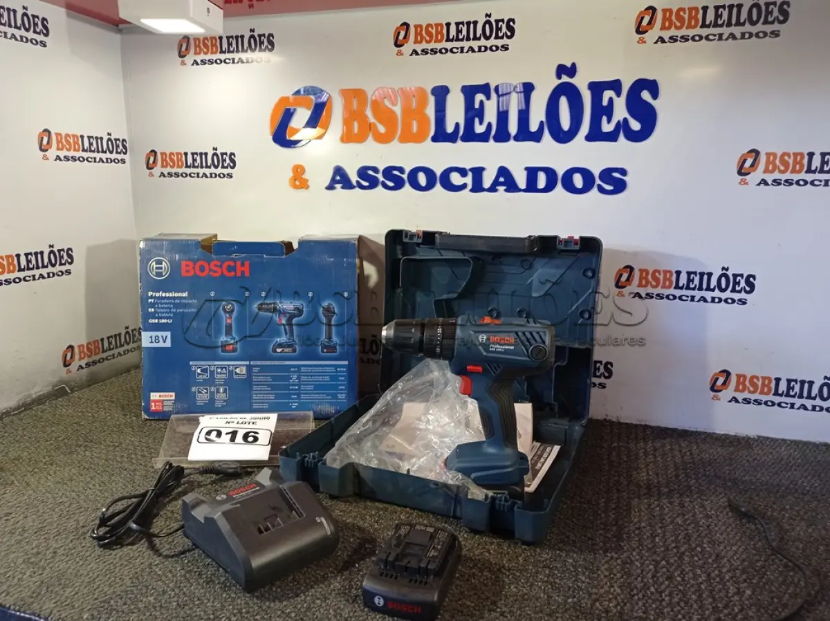 LOTE 016 - 01 FURADEIRA DE IMPACTO PROFISSIONAL A BATERIA MODELO:GSB180-LI220V 710W MARCA BOSCH. (NOVO) (NO ESTADO) ATENÇÃO! FAZER A VISITAÇÃO ANTES DE ARREMATAR, NÃO SABEMOS SE FUNCIONA. LEILÃO NÃO TEM GARANTIA E NEM DEVOLUÇÃO, SUJEITO A POSSÍVEIS AVARIAS VISÍVEIS/OCULTAS E/OU AUSÊNCIA DE COMPONENTES.