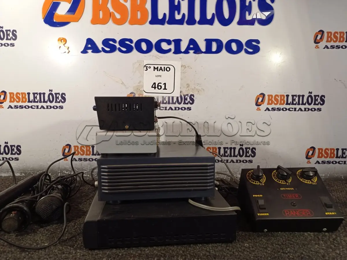 LOTE 461 - 01 APARELHO DE SATÉLITE, FONTES, MICROFONES E ELETRÔNICOS DIVERSOS. (NO ESTADO) ATENÇÃO! FAZER A VISITAÇÃO ANTES DE ARREMATAR, NÃO SABEMOS SE FUNCIONA. LEILÃO NÃO TEM GARANTIA E NEM DEVOLUÇÃO, SUJEITO A POSSÍVEIS AVARIAS VISÍVEIS/OCULTAS E/OU AUSÊNCIA DE COMPONENTES.