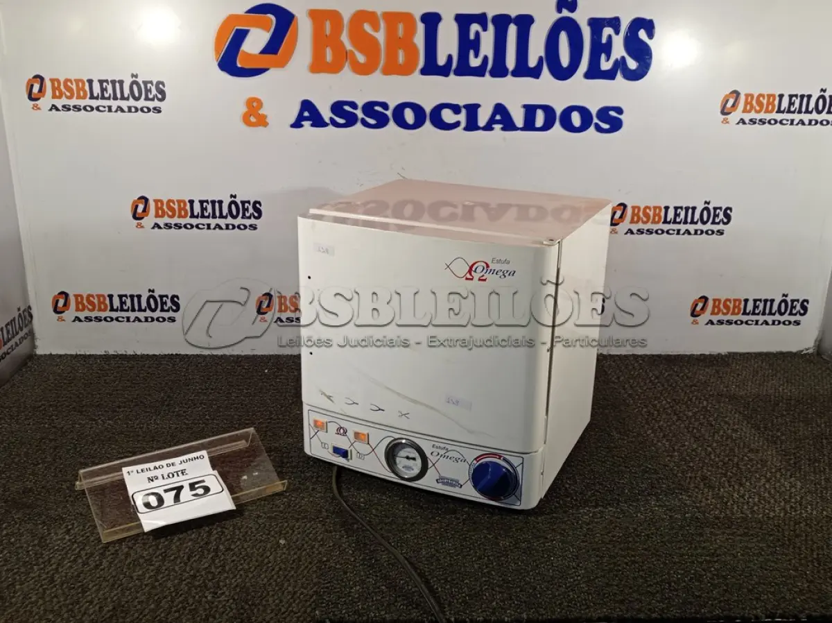 LOTE 075 - 01 ESTUFA PARA ESTERILIZAÇÃO ODONTÉCNICA MARCA OMEGA. (NO ESTADO) ATENÇÃO! FAZER A VISITAÇÃO ANTES DE ARREMATAR, NÃO SABEMOS SE FUNCIONA. LEILÃO NÃO TEM GARANTIA E NEM DEVOLUÇÃO, SUJEITO A POSSÍVEIS AVARIAS VISÍVEIS/OCULTAS E/OU AUSÊNCIA DE COMPONENTES.