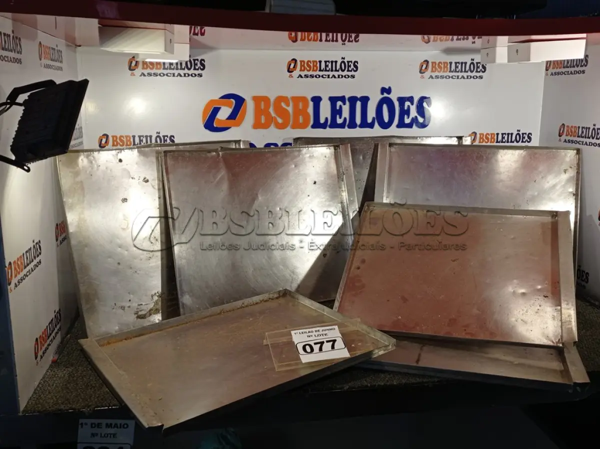 LOTE 077 - 07 FORMAS PARA FORNO INDUSTRIAL EM INOX. (NO ESTADO) ATENÇÃO! FAZER A VISITAÇÃO ANTES DE ARREMATAR, NÃO SABEMOS SE FUNCIONA. LEILÃO NÃO TEM GARANTIA E NEM DEVOLUÇÃO, SUJEITO A POSSÍVEIS AVARIAS VISÍVEIS/OCULTAS E/OU AUSÊNCIA DE COMPONENTES.