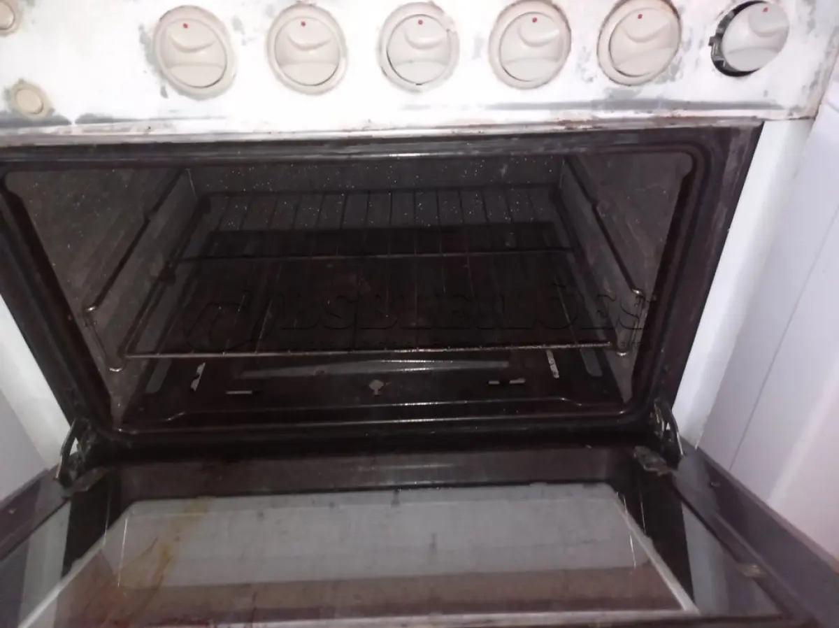 LOTE 385 - 01 FOGÃO 06 BOCAS MARCA DAKO COM AVARIAS. (NO ESTADO) ATENÇÃO! FAZER A VISITAÇÃO ANTES DE ARREMATAR, NÃO SABEMOS SE FUNCIONA. LEILÃO NÃO TEM GARANTIA E NEM DEVOLUÇÃO, SUJEITO A POSSÍVEIS AVARIAS VISÍVEIS/OCULTAS E/OU AUSÊNCIA DE COMPONENTES.