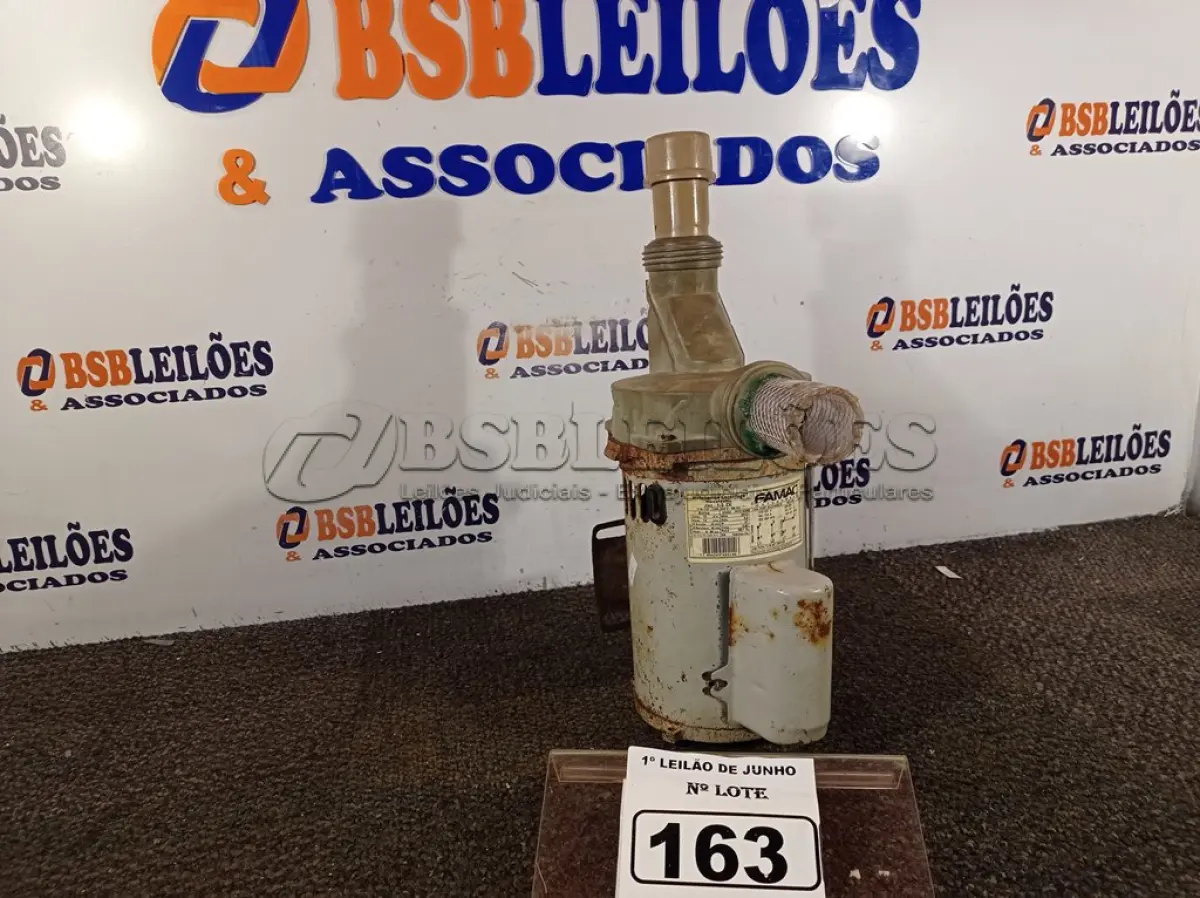 LOTE 163 - 01 MOTOBOMBA CENTRÍFUGA MONOFÁSICA. (NO ESTADO) ATENÇÃO! FAZER A VISITAÇÃO ANTES DE ARREMATAR, NÃO SABEMOS SE FUNCIONA. LEILÃO NÃO TEM GARANTIA E NEM DEVOLUÇÃO, SUJEITO A POSSÍVEIS AVARIAS VISÍVEIS/OCULTAS E/OU AUSÊNCIA DE COMPONENTES.