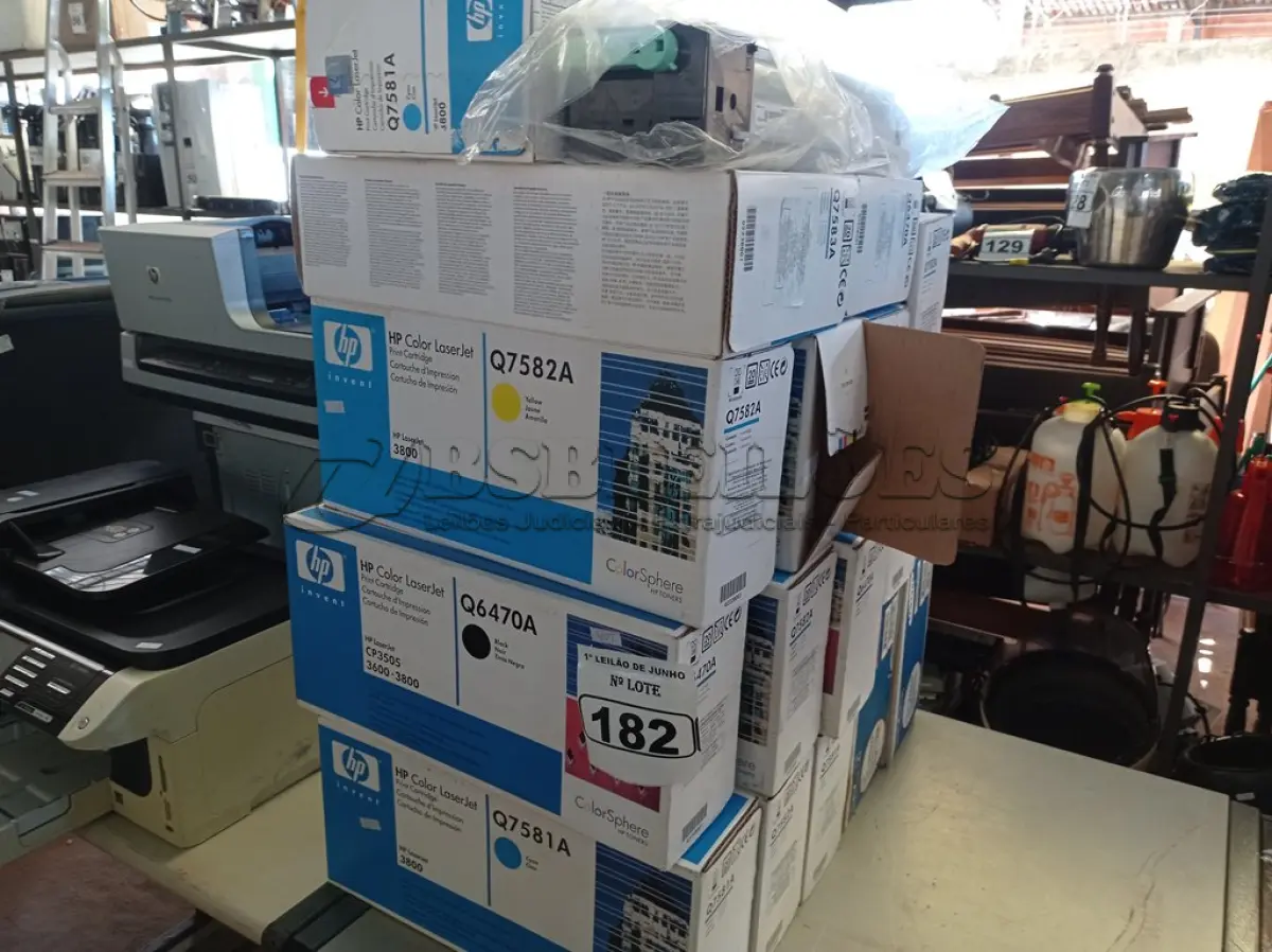 LOTE 182 - 01 LOTE COM TONNER’S MARCAS HP E SAMSUNG. (NO ESTADO) ATENÇÃO! FAZER A VISITAÇÃO ANTES DE ARREMATAR, NÃO SABEMOS SE FUNCIONA. LEILÃO NÃO TEM GARANTIA E NEM DEVOLUÇÃO, SUJEITO A POSSÍVEIS AVARIAS VISÍVEIS/OCULTAS E/OU AUSÊNCIA DE COMPONENTES.