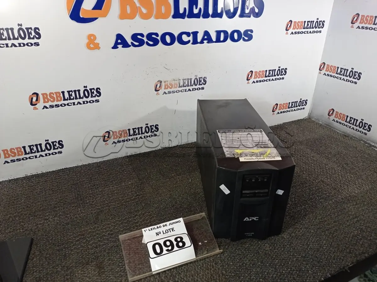 LOTE 098 - 01 NOBREAK MARCA APC MODELO SMART-UPS 1.500. (NO ESTADO) ATENÇÃO! FAZER A VISITAÇÃO ANTES DE ARREMATAR, NÃO SABEMOS SE FUNCIONA. LEILÃO NÃO TEM GARANTIA E NEM DEVOLUÇÃO, SUJEITO A POSSÍVEIS AVARIAS VISÍVEIS/OCULTAS E/OU AUSÊNCIA DE COMPONENTES.