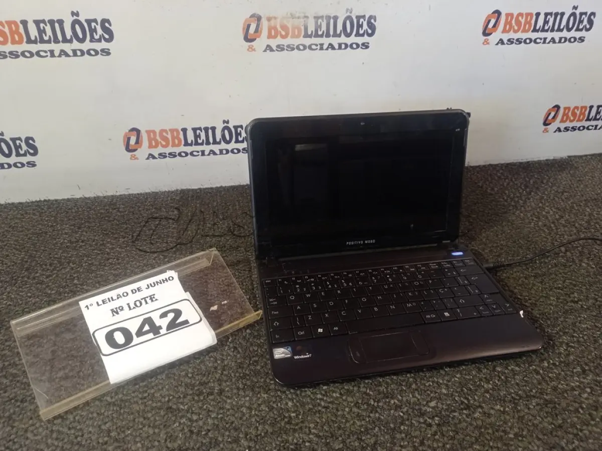 LOTE 042 - 01NETBOK POSITIVO MOBO SEM FONTE. (LIGANDO) (NO ESTADO) ATENÇÃO! FAZER A VISITAÇÃO ANTES DE ARREMATAR, NÃO SABEMOS SE FUNCIONA. LEILÃO NÃO TEM GARANTIA E NEM DEVOLUÇÃO, SUJEITO A POSSÍVEIS AVARIAS VISÍVEIS/OCULTAS E/OU AUSÊNCIA DE COMPONENTES.