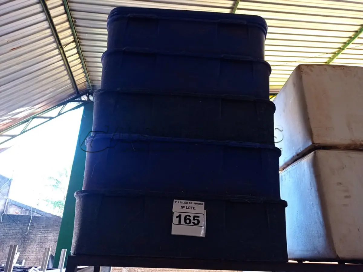 LOTE 165 - 05 CAIXAS BOX. (NO ESTADO) ATENÇÃO! FAZER A VISITAÇÃO ANTES DE ARREMATAR, NÃO SABEMOS SE FUNCIONA. LEILÃO NÃO TEM GARANTIA E NEM DEVOLUÇÃO, SUJEITO A POSSÍVEIS AVARIAS VISÍVEIS/OCULTAS E/OU AUSÊNCIA DE COMPONENTES.