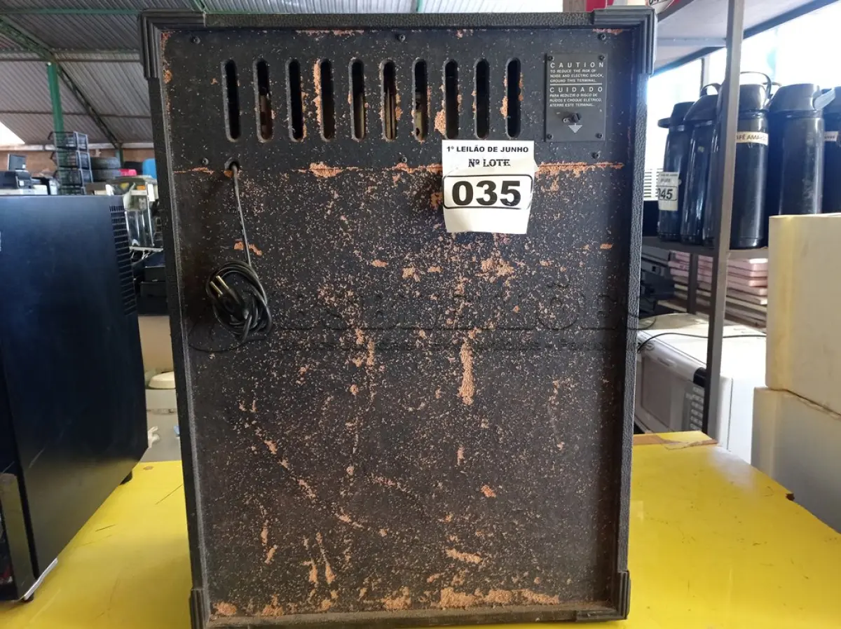 LOTE 035 - 01 CAIXA DE SOM AMPLIFICADA MODELO:PRC360 MARCA WATTSOM. (NO ESTADO) ATENÇÃO! FAZER A VISITAÇÃO ANTES DE ARREMATAR, NÃO SABEMOS SE FUNCIONA. LEILÃO NÃO TEM GARANTIA E NEM DEVOLUÇÃO, SUJEITO A POSSÍVEIS AVARIAS VISÍVEIS/OCULTAS E/OU AUSÊNCIA DE COMPONENTES.