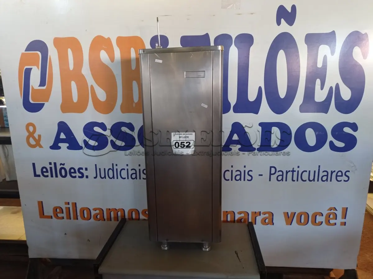 LOTE 052 - 01 BEBEDOURO REFRIGERADO EM INOX. (NO ESTADO) ATENÇÃO! FAZER A VISITAÇÃO ANTES DE ARREMATAR, NÃO SABEMOS SE FUNCIONA. LEILÃO NÃO TEM GARANTIA E NEM DEVOLUÇÃO, SUJEITO A POSSÍVEIS AVARIAS VISÍVEIS/OCULTAS E/OU AUSÊNCIA DE COMPONENTES.