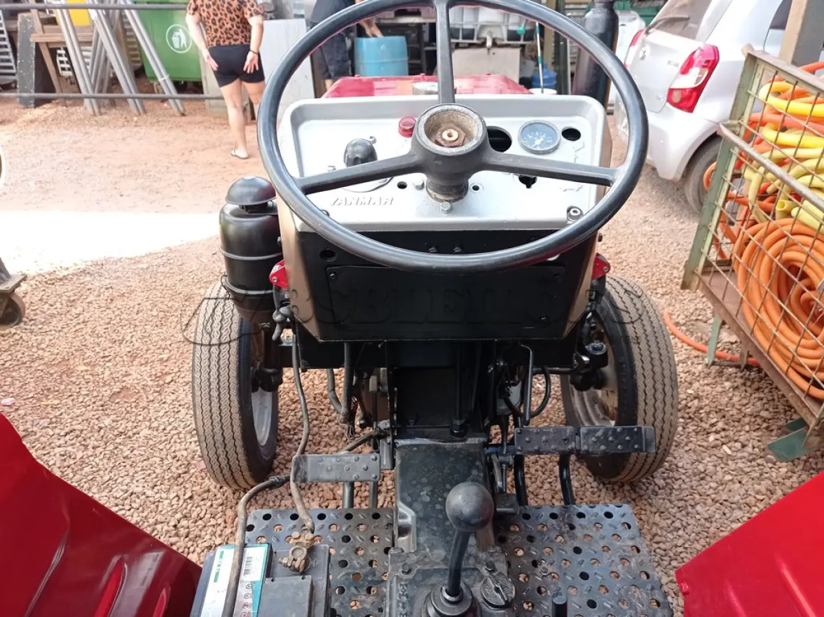 LOTE 485 - 01 MICRO TRATOR.YANMAR, 1030 HORAS, ANO 1996 (NO ESTADO) ATENÇÃO! FAZER A VISITAÇÃO ANTES DE ARREMATAR, NÃO SABEMOS SE FUNCIONA. LEILÃO NÃO TEM GARANTIA E NEM DEVOLUÇÃO, SUJEITO A POSSÍVEIS AVARIAS VISÍVEIS/OCULTAS E/OU AUSÊNCIA DE COMPONENTES.
