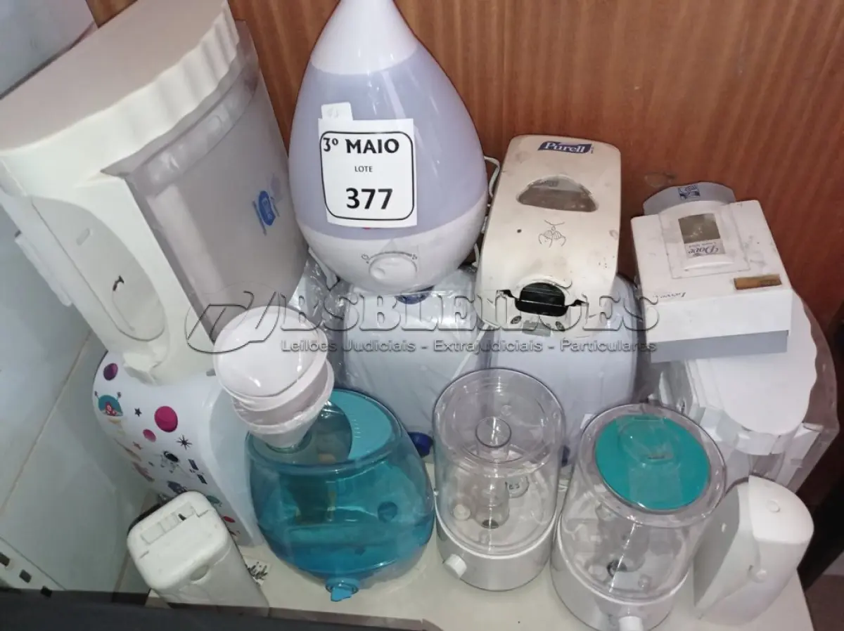 LOTE 377 - 01 LOTE COM DIVERSOS UMIDIFICADORES E 02 DISPENSERS PARA PAPEIS.  (NO ESTADO) ATENÇÃO! FAZER A VISITAÇÃO ANTES DE ARREMATAR, NÃO SABEMOS SE FUNCIONA. LEILÃO NÃO TEM GARANTIA E NEM DEVOLUÇÃO, SUJEITO A POSSÍVEIS AVARIAS VISÍVEIS/OCULTAS E/OU AUSÊNCIA DE COMPONENTES.