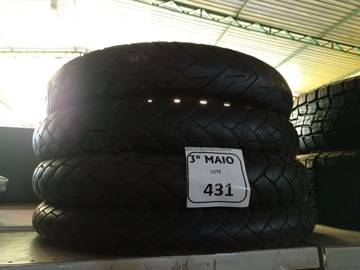 LOTE 431 - 04 PNEUS DIVERSOS PARA MOTO. (NO ESTADO) ATENÇÃO! FAZER A VISITAÇÃO ANTES DE ARREMATAR, NÃO SABEMOS SE FUNCIONA. LEILÃO NÃO TEM GARANTIA E NEM DEVOLUÇÃO, SUJEITO A POSSÍVEIS AVARIAS VISÍVEIS/OCULTAS E/OU AUSÊNCIA DE COMPONENTES.