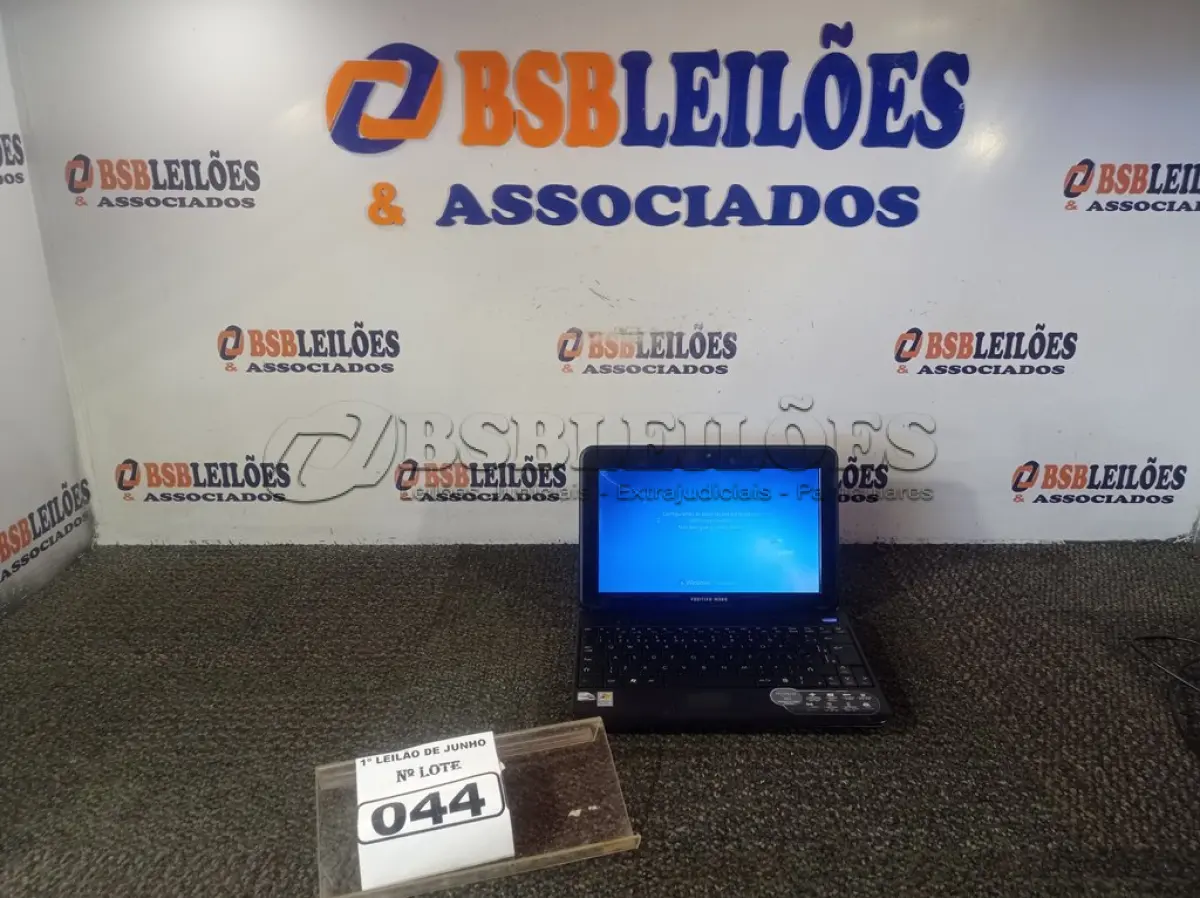 LOTE 044 - 01NETBOK POSITIVO MOBO BLACK 3020 SEM FONTE. (LIGANDO) (NO ESTADO) ATENÇÃO! FAZER A VISITAÇÃO ANTES DE ARREMATAR, NÃO SABEMOS SE FUNCIONA. LEILÃO NÃO TEM GARANTIA E NEM DEVOLUÇÃO, SUJEITO A POSSÍVEIS AVARIAS VISÍVEIS/OCULTAS E/OU AUSÊNCIA DE COMPONENTES.