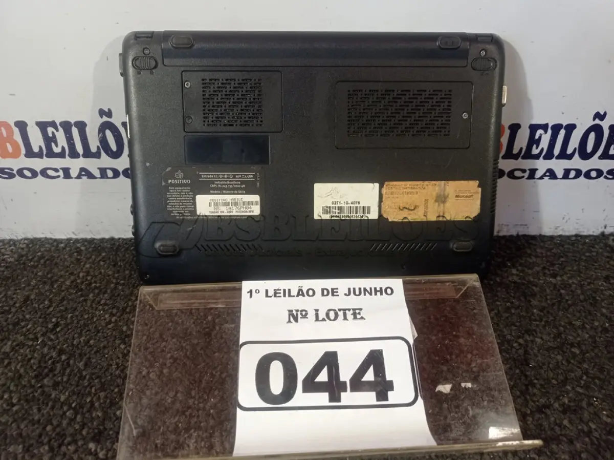 LOTE 044 - 01NETBOK POSITIVO MOBO BLACK 3020 SEM FONTE. (LIGANDO) (NO ESTADO) ATENÇÃO! FAZER A VISITAÇÃO ANTES DE ARREMATAR, NÃO SABEMOS SE FUNCIONA. LEILÃO NÃO TEM GARANTIA E NEM DEVOLUÇÃO, SUJEITO A POSSÍVEIS AVARIAS VISÍVEIS/OCULTAS E/OU AUSÊNCIA DE COMPONENTES.