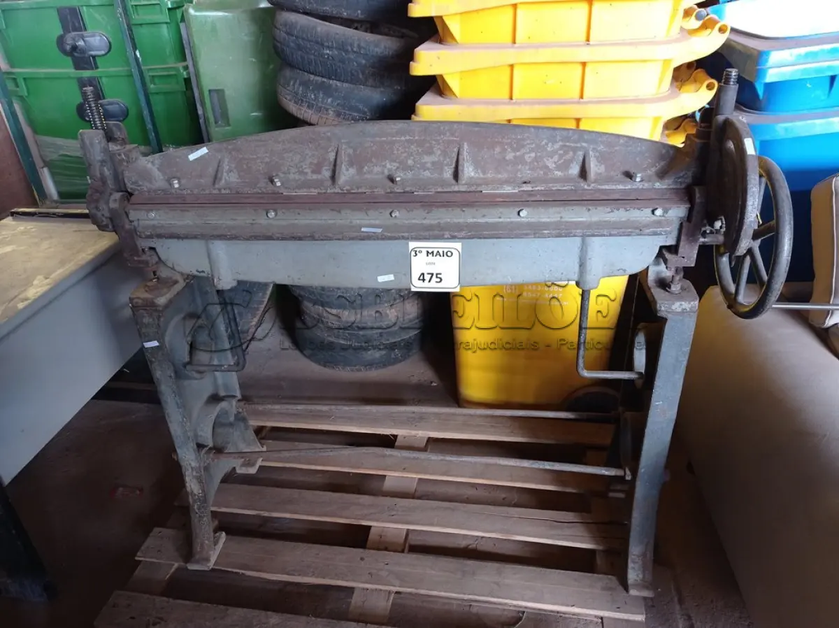 LOTE 475 - 01 VIRADEIRA DE CHAPA DE 1 M DE LARGURA. (NO ESTADO) ATENÇÃO! FAZER A VISITAÇÃO ANTES DE ARREMATAR, NÃO SABEMOS SE FUNCIONA. LEILÃO NÃO TEM GARANTIA E NEM DEVOLUÇÃO, SUJEITO A POSSÍVEIS AVARIAS VISÍVEIS/OCULTAS E/OU AUSÊNCIA DE COMPONENTES.