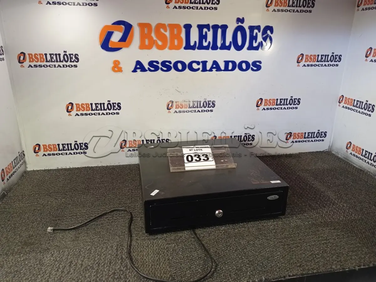 LOTE 033 - 01 CAIXA REGISTRADORA PARA DINHEIRO MANUAL. (NO ESTADO) ATENÇÃO! FAZER A VISITAÇÃO ANTES DE ARREMATAR, NÃO SABEMOS SE FUNCIONA. LEILÃO NÃO TEM GARANTIA E NEM DEVOLUÇÃO, SUJEITO A POSSÍVEIS AVARIAS VISÍVEIS/OCULTAS E/OU AUSÊNCIA DE COMPONENTES.