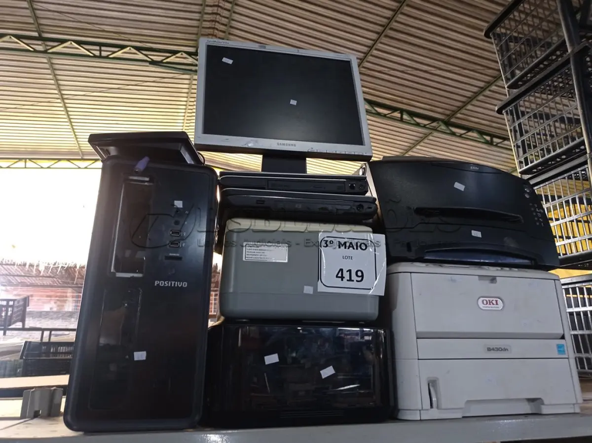LOTE 419 - 04 IMPRESSORAS, 02 SUCATAS DE NOTEBOOK, 01 CPU, 01 MONITOR E 01 TECLADO. (NO ESTADO) ATENÇÃO! FAZER A VISITAÇÃO ANTES DE ARREMATAR, NÃO SABEMOS SE FUNCIONA. LEILÃO NÃO TEM GARANTIA E NEM DEVOLUÇÃO, SUJEITO A POSSÍVEIS AVARIAS VISÍVEIS/OCULTAS E/OU AUSÊNCIA DE COMPONENTES.