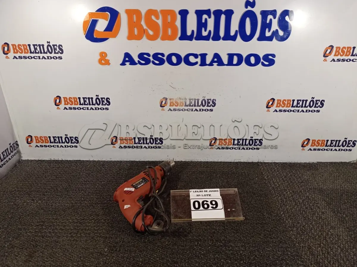 LOTE 069 - 01 PARAFUSADEIRA/FURADEIRA MARCA SCHUZ 220V. (NO ESTADO) ATENÇÃO! FAZER A VISITAÇÃO ANTES DE ARREMATAR, NÃO SABEMOS SE FUNCIONA. LEILÃO NÃO TEM GARANTIA E NEM DEVOLUÇÃO, SUJEITO A POSSÍVEIS AVARIAS VISÍVEIS/OCULTAS E/OU AUSÊNCIA DE COMPONENTES.