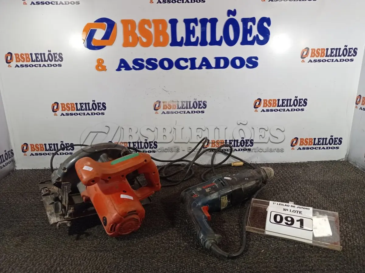 LOTE 091 - 01 MARTELETE MARCA BOSCH E 01 SERRA CIRCULAR DE 1400WATTS MARCA BLACKEDECKER. (NO ESTADO) ATENÇÃO! FAZER A VISITAÇÃO ANTES DE ARREMATAR, NÃO SABEMOS SE FUNCIONA. LEILÃO NÃO TEM GARANTIA E NEM DEVOLUÇÃO, SUJEITO A POSSÍVEIS AVARIAS VISÍVEIS/OCULTAS E/OU AUSÊNCIA DE COMPONENTES.