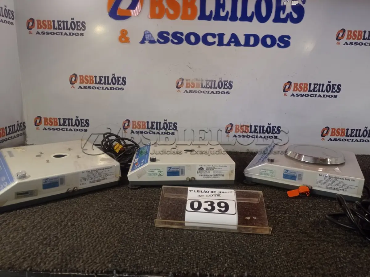 LOTE 039 - 03 BALANÇAS DIGITAL COM AVARIAS. (NO ESTADO) ATENÇÃO! FAZER A VISITAÇÃO ANTES DE ARREMATAR, NÃO SABEMOS SE FUNCIONA. LEILÃO NÃO TEM GARANTIA E NEM DEVOLUÇÃO, SUJEITO A POSSÍVEIS AVARIAS VISÍVEIS/OCULTAS E/OU AUSÊNCIA DE COMPONENTES.