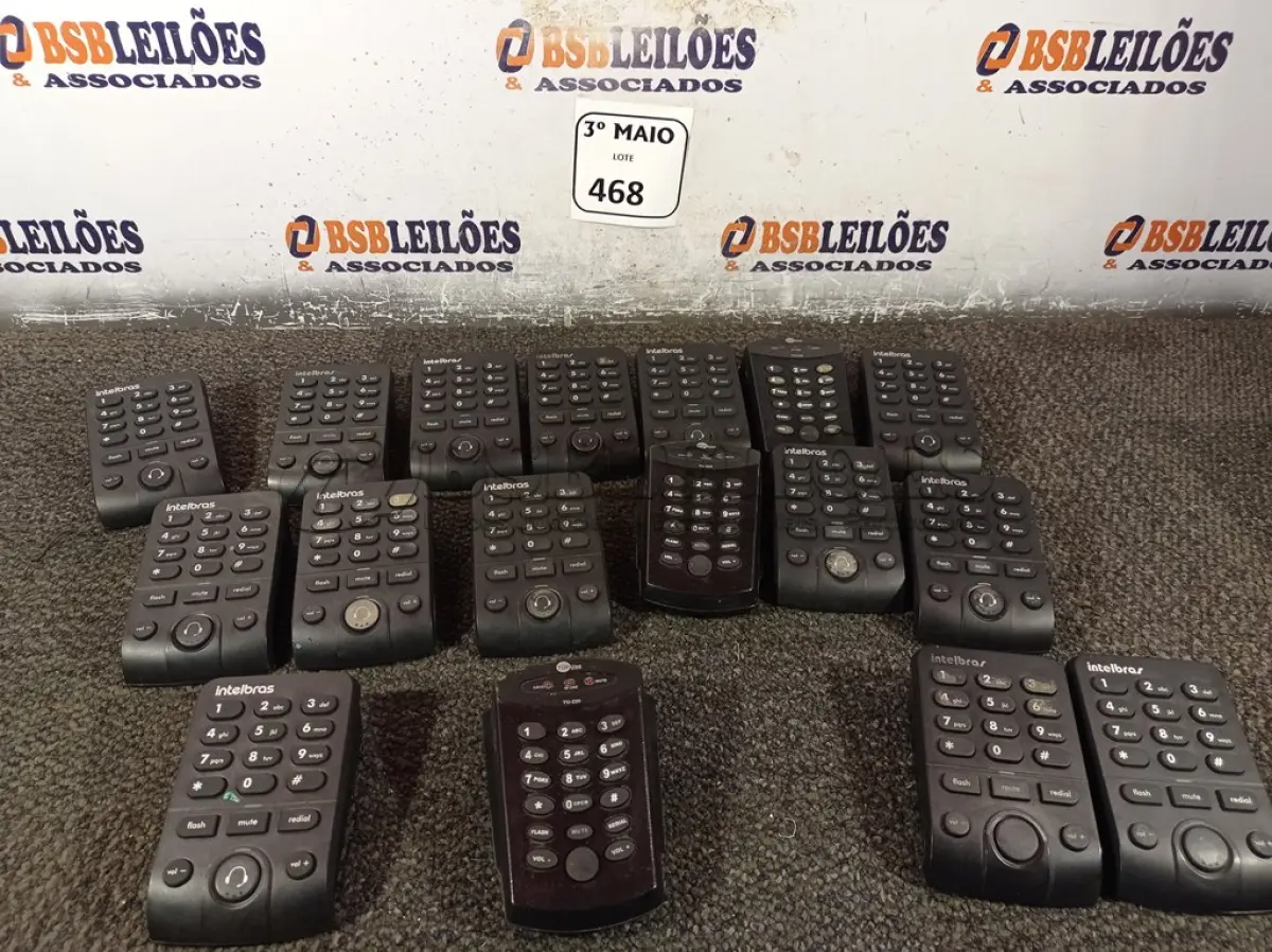 LOTE 468 - 01 LOTE COM HEADSETS MARCAS E MODELOS DIVERSOS. (NO ESTADO) ATENÇÃO! FAZER A VISITAÇÃO ANTES DE ARREMATAR, NÃO SABEMOS SE FUNCIONA. LEILÃO NÃO TEM GARANTIA E NEM DEVOLUÇÃO, SUJEITO A POSSÍVEIS AVARIAS VISÍVEIS/OCULTAS E/OU AUSÊNCIA DE COMPONENTES.