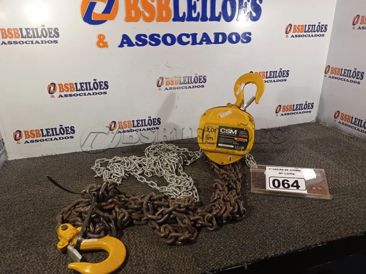 LOTE 064 - 01 TALHA MANUAL DE CORRENTE 2T 5M DE ELEVAÇÃO CSM. (NO ESTADO) ATENÇÃO! FAZER A VISITAÇÃO ANTES DE ARREMATAR, NÃO SABEMOS SE FUNCIONA. LEILÃO NÃO TEM GARANTIA E NEM DEVOLUÇÃO, SUJEITO A POSSÍVEIS AVARIAS VISÍVEIS/OCULTAS E/OU AUSÊNCIA DE COMPONENTES.