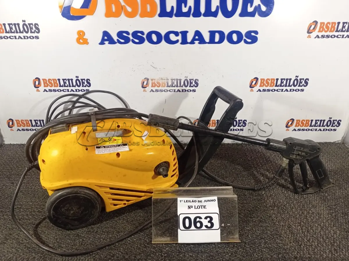 LOTE 063 - 01 LAVADORA DE ALTA PRESSÃO MARCA BRICO 220V. (NO ESTADO) ATENÇÃO! FAZER A VISITAÇÃO ANTES DE ARREMATAR, NÃO SABEMOS SE FUNCIONA. LEILÃO NÃO TEM GARANTIA E NEM DEVOLUÇÃO, SUJEITO A POSSÍVEIS AVARIAS VISÍVEIS/OCULTAS E/OU AUSÊNCIA DE COMPONENTES.