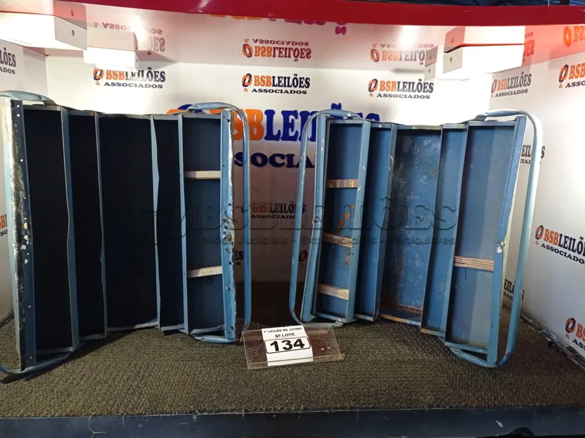 LOTE 134 - 02 MALETAS DE FERRAMENTAS VAZIAS. (NO ESTADO) ATENÇÃO! FAZER A VISITAÇÃO ANTES DE ARREMATAR, NÃO SABEMOS SE FUNCIONA. LEILÃO NÃO TEM GARANTIA E NEM DEVOLUÇÃO, SUJEITO A POSSÍVEIS AVARIAS VISÍVEIS/OCULTAS E/OU AUSÊNCIA DE COMPONENTES.