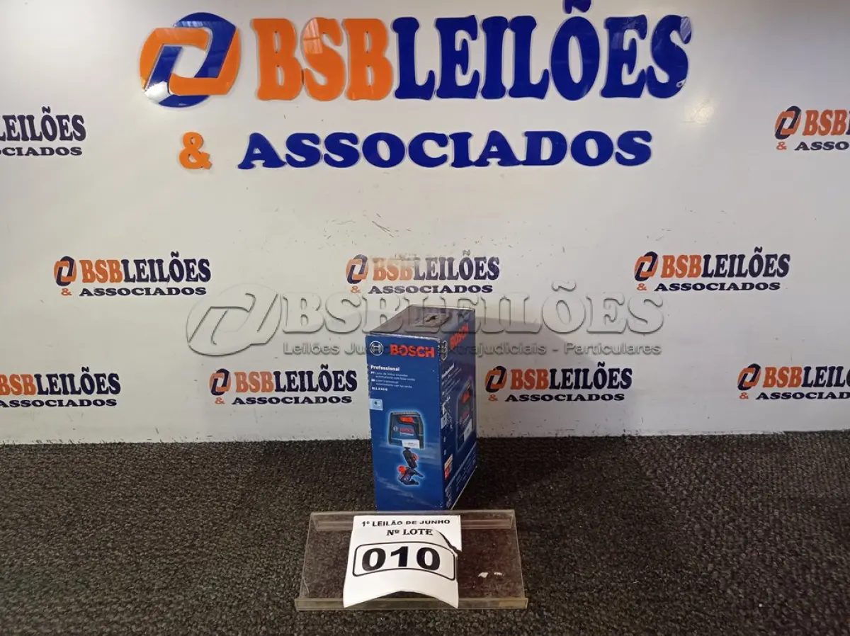 LOTE 010 - 01 LASER DE LINHAS CRUZADAS AUTONIVELANTE COM FAIXA VERDE MODELO:GLL2-12G MARCA BOSCH. (NO ESTADO) ATENÇÃO! FAZER A VISITAÇÃO ANTES DE ARREMATAR, NÃO SABEMOS SE FUNCIONA. LEILÃO NÃO TEM GARANTIA E NEM DEVOLUÇÃO, SUJEITO A POSSÍVEIS AVARIAS VISÍVEIS/OCULTAS E/OU AUSÊNCIA DE COMPONENTES.