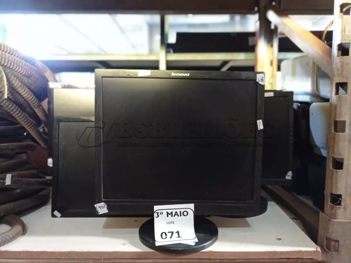 LOTE 071 - 08 MONITORES LCD MARCAS E MODELOS DIVERSOS PARA RETIRADA DE PEÇAS. (NO ESTADO) ATENÇÃO! FAZER A VISITAÇÃO ANTES DE ARREMATAR, NÃO SABEMOS SE FUNCIONA. LEILÃO NÃO TEM GARANTIA E NEM DEVOLUÇÃO, SUJEITO A POSSÍVEIS AVARIAS VISÍVEIS/OCULTAS E/OU AUSÊNCIA DE COMPONENTES.