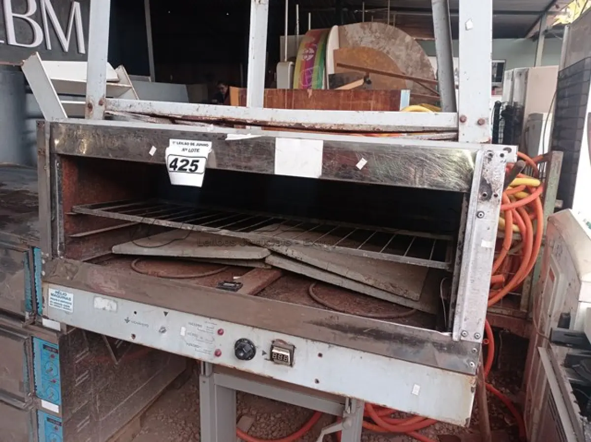 LOTE 425 - 01 SUCATA DE FORNO INDUSTRIAL. (NO ESTADO) ATENÇÃO! FAZER A VISITAÇÃO ANTES DE ARREMATAR, NÃO SABEMOS SE FUNCIONA. LEILÃO NÃO TEM GARANTIA E NEM DEVOLUÇÃO, SUJEITO A POSSÍVEIS AVARIAS VISÍVEIS/OCULTAS E/OU AUSÊNCIA DE COMPONENTES.