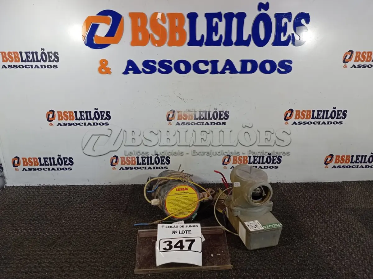 LOTE 347 - 02 AQUECEDORES PARA BANHEIRA. (NO ESTADO) ATENÇÃO! FAZER A VISITAÇÃO ANTES DE ARREMATAR, NÃO SABEMOS SE FUNCIONA. LEILÃO NÃO TEM GARANTIA E NEM DEVOLUÇÃO, SUJEITO A POSSÍVEIS AVARIAS VISÍVEIS/OCULTAS E/OU AUSÊNCIA DE COMPONENTES.