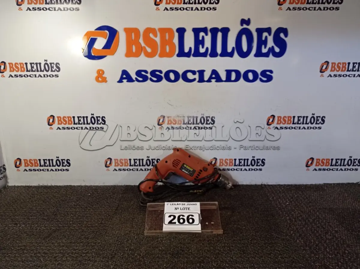 LOTE 266 - 01 PARAFUSADEIRA/FURADEIRA MARCA SCHUZ 220V. (NO ESTADO) ATENÇÃO! FAZER A VISITAÇÃO ANTES DE ARREMATAR, NÃO SABEMOS SE FUNCIONA. LEILÃO NÃO TEM GARANTIA E NEM DEVOLUÇÃO, SUJEITO A POSSÍVEIS AVARIAS VISÍVEIS/OCULTAS E/OU AUSÊNCIA DE COMPONENTES.