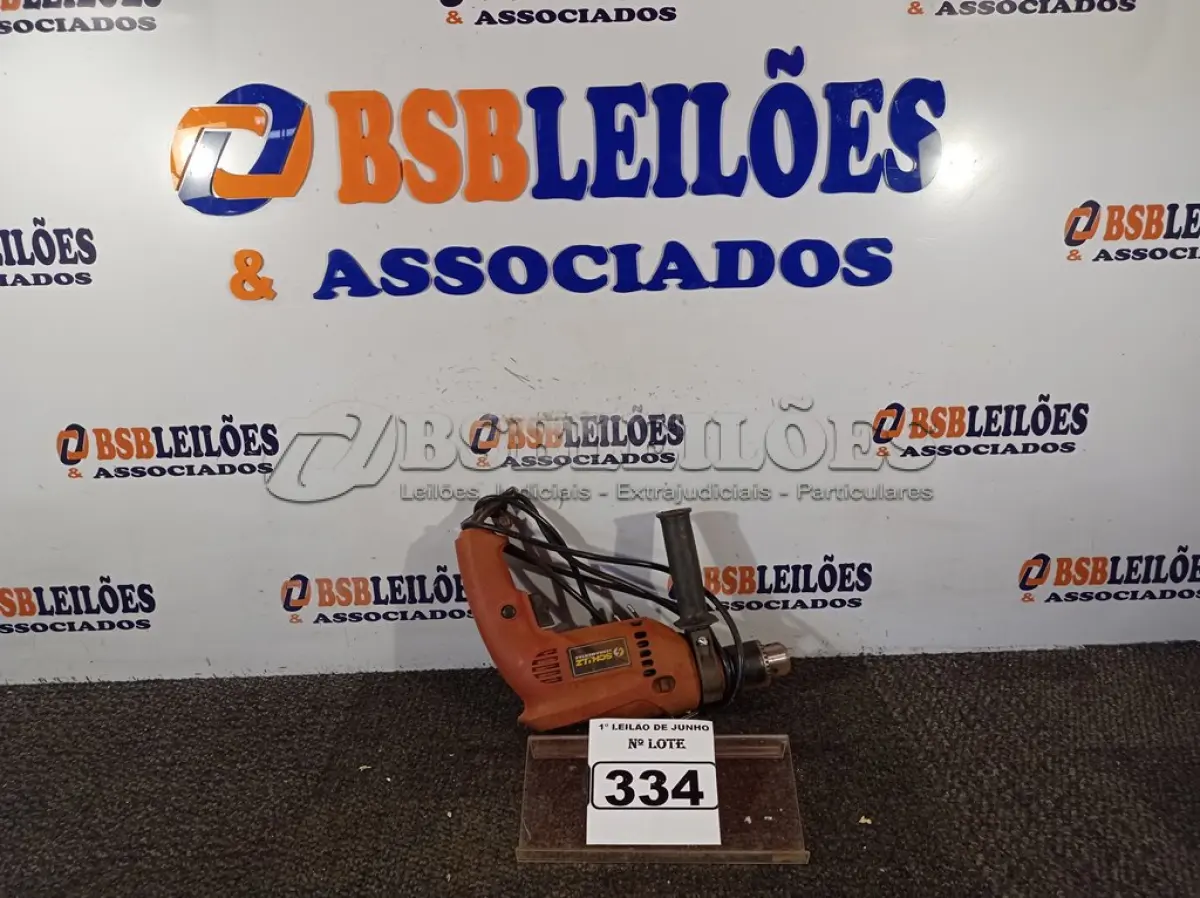 LOTE 334 - 01 FURADEIRA SCHULZ LIGANDO. (NO ESTADO) ATENÇÃO! FAZER A VISITAÇÃO ANTES DE ARREMATAR, NÃO SABEMOS SE FUNCIONA. LEILÃO NÃO TEM GARANTIA E NEM DEVOLUÇÃO, SUJEITO A POSSÍVEIS AVARIAS VISÍVEIS/OCULTAS E/OU AUSÊNCIA DE COMPONENTES.