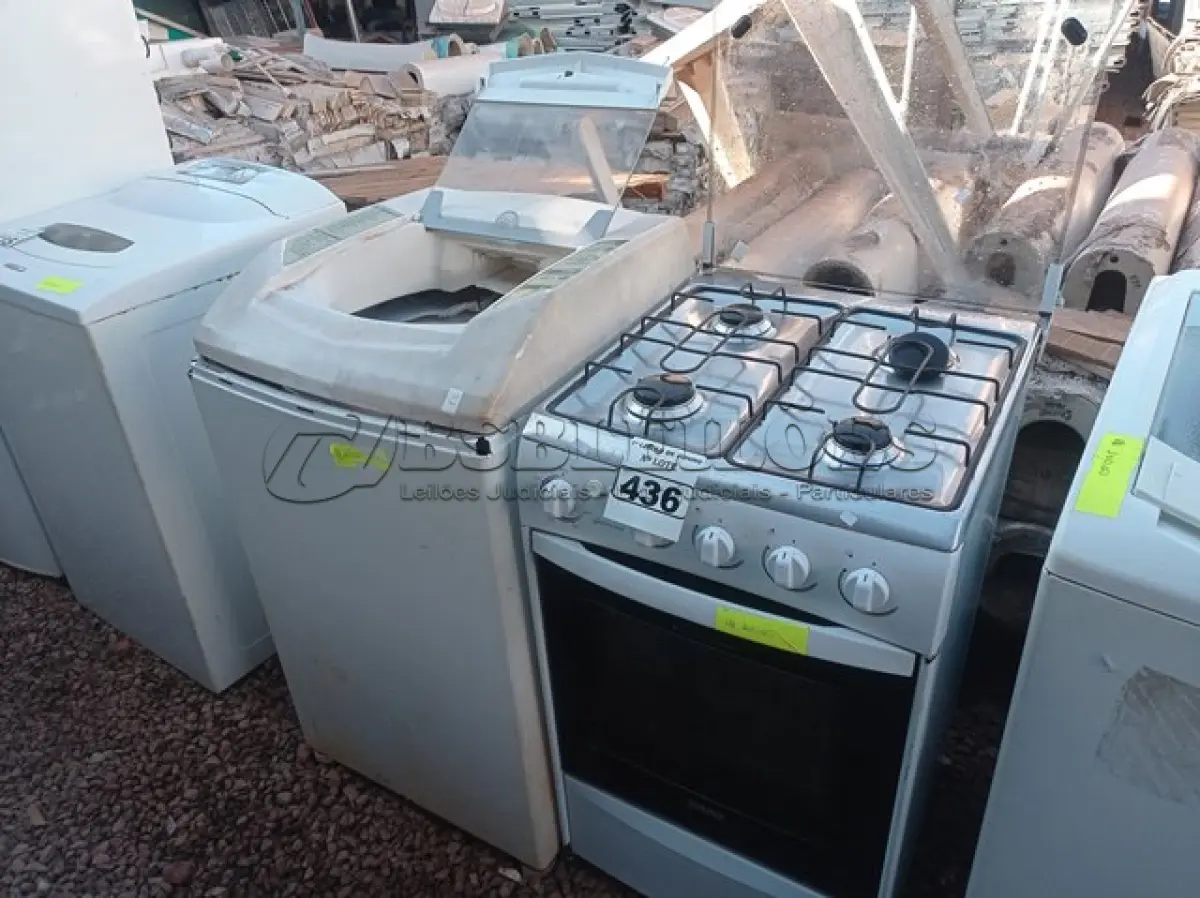 LOTE 436 - 01 FOGÃO 04 BOCAS MARCA DAKO E 01 MÁQUINA DE LAVAR MARCA BRASTEMP. (NO ESTADO) ATENÇÃO! FAZER A VISITAÇÃO ANTES DE ARREMATAR, NÃO SABEMOS SE FUNCIONA. LEILÃO NÃO TEM GARANTIA E NEM DEVOLUÇÃO, SUJEITO A POSSÍVEIS AVARIAS VISÍVEIS/OCULTAS E/OU AUSÊNCIA DE COMPONENTES.
